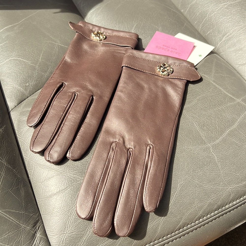 Kate spade clove gold logo leather gloves. Size S